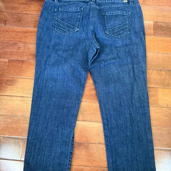 Lauren Conrad Woman’s Blue Denim Dark Wash Skinny Jeans w/ rolled cuffs, size 14 - Picture 8 of 9